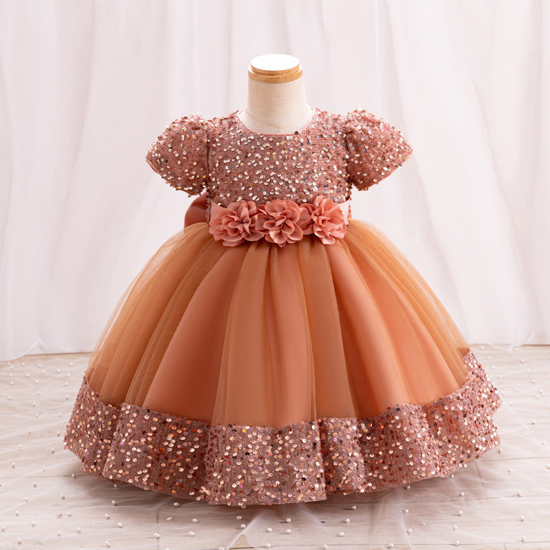 Vestido de fiesta con flores brillantes