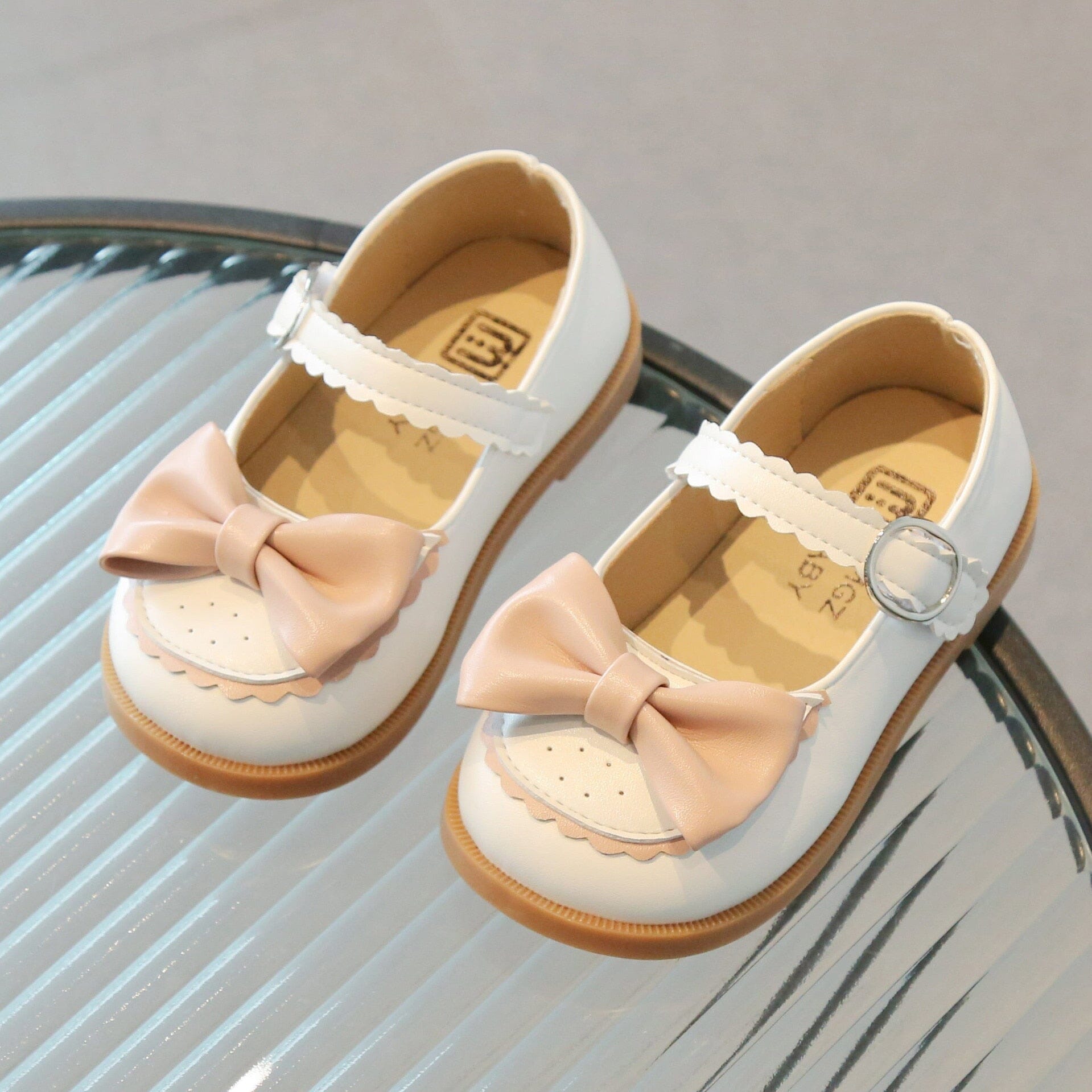 Sapato Infantil Feminino Conforto Laçinho Loja Click Certo beige 16-insole11.9cm 