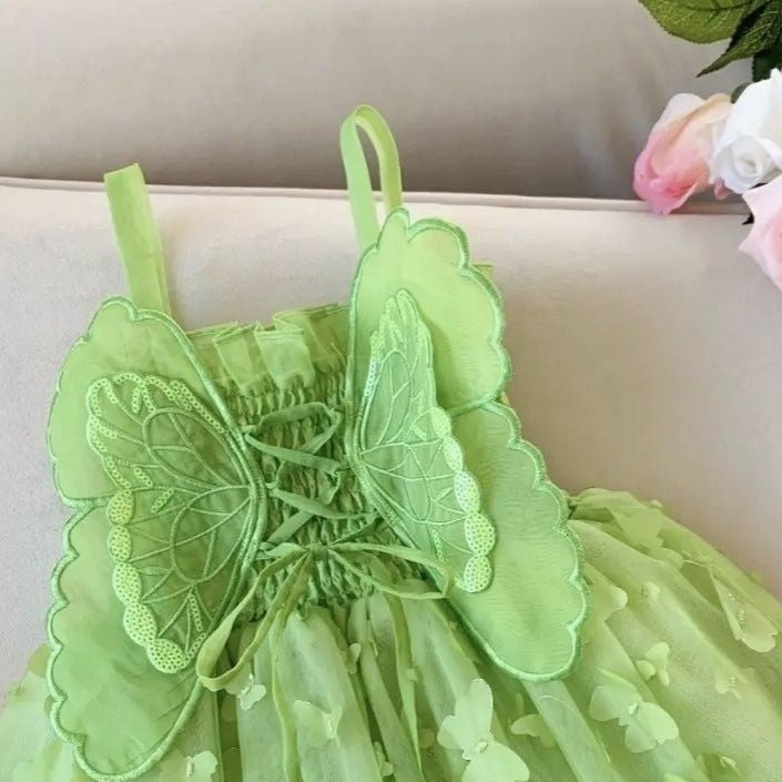 Vestido infantil com asas de borboleta